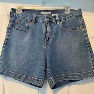 Levi 515 shorts sz 8